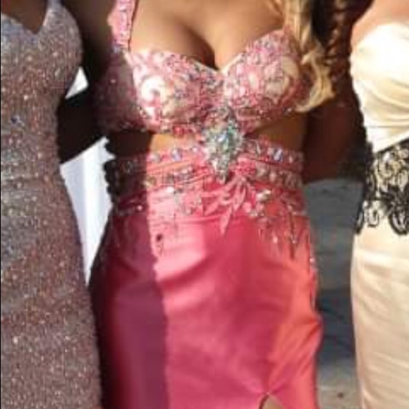 PROM DRESS - Picture 3 of 8